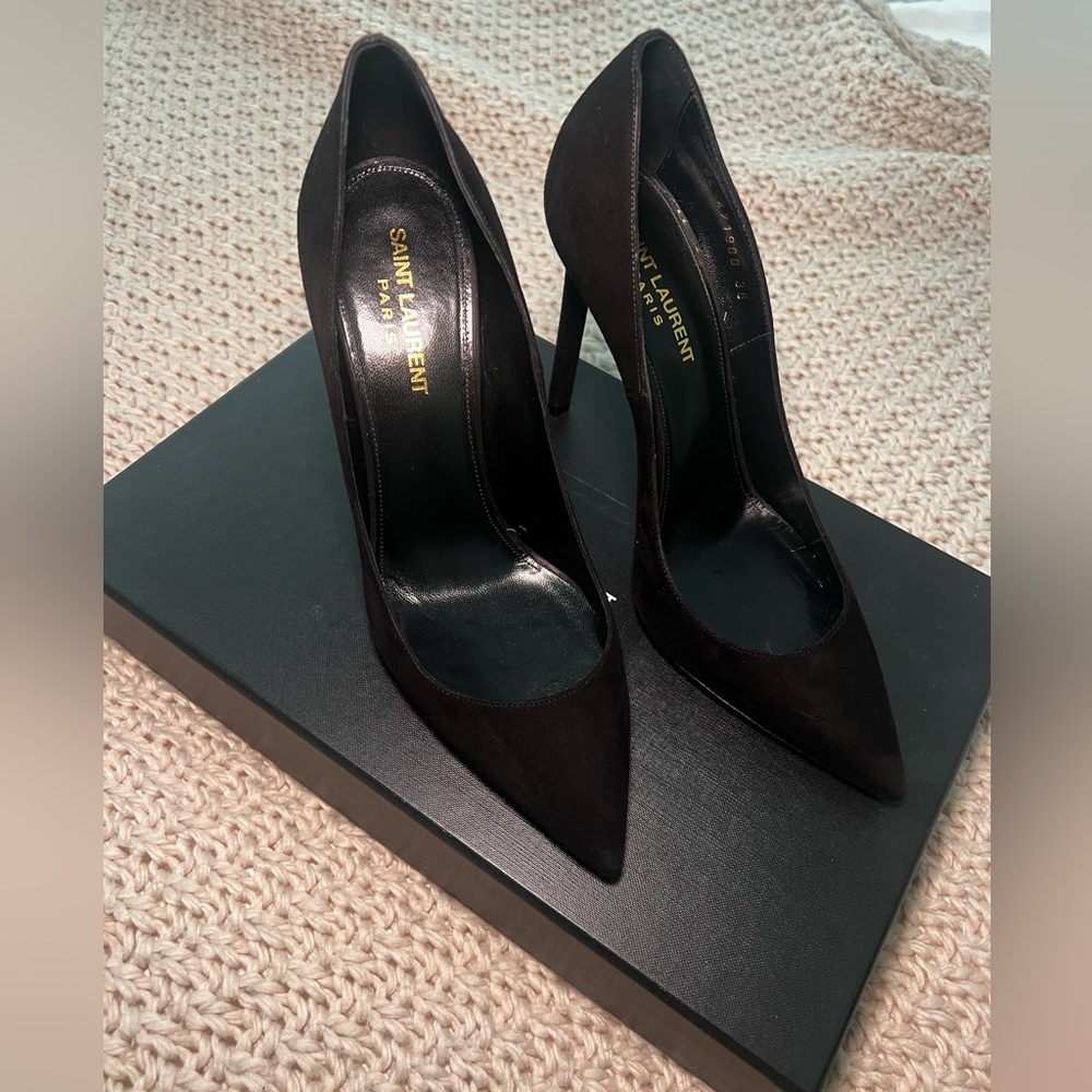 Saint Laurent black pumps